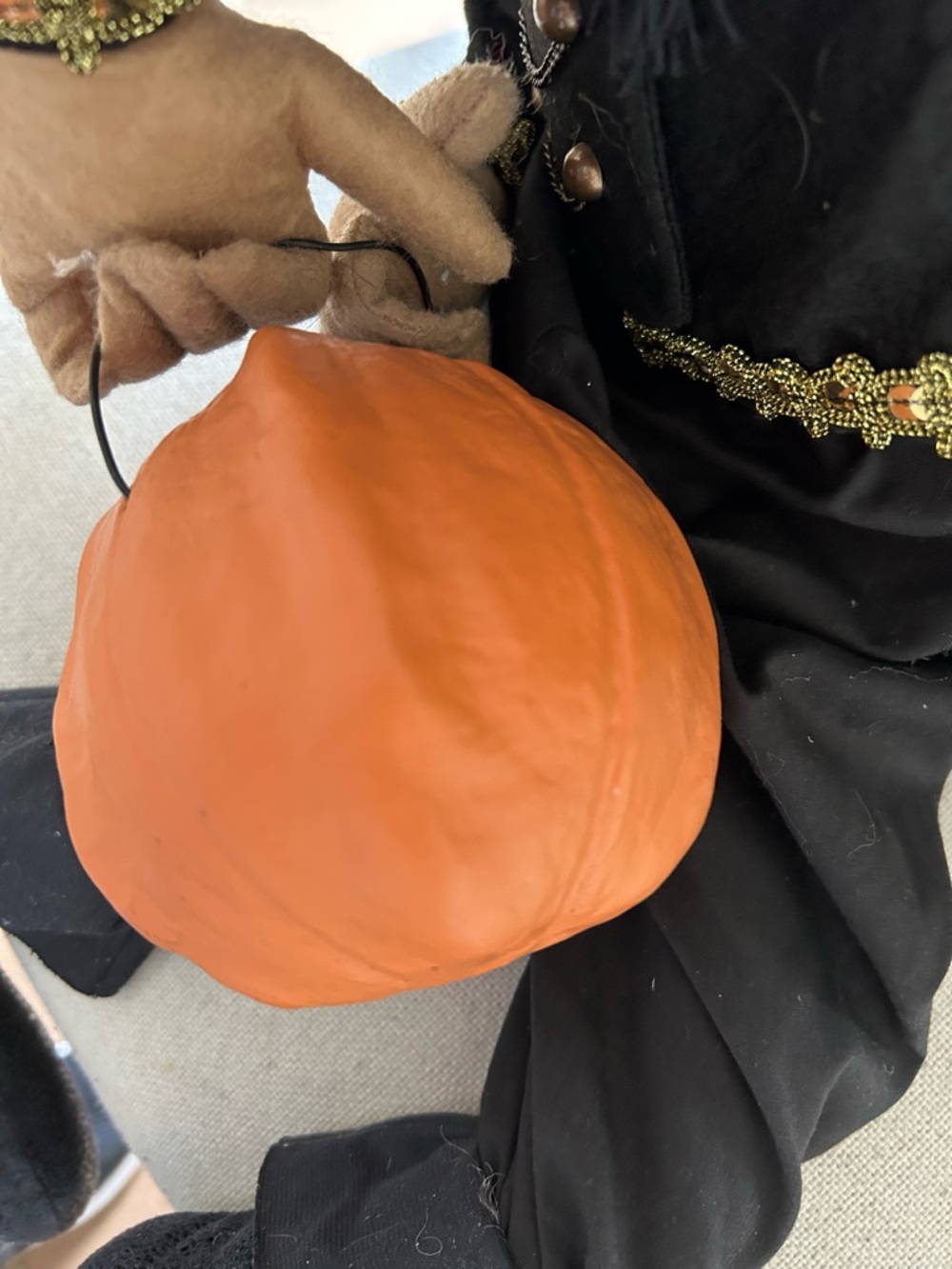 Gallery II Halloween Flying Monkey doll - Picture 7 of 10